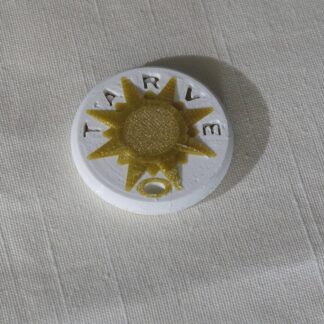 Avaimenperä 7. väri: valkoinen ja kulta, leveys: 45mm, paksuus: 9mm