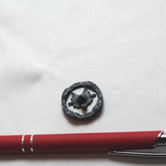 Pelimerkki 9. väri: harmaa ja valkoinen