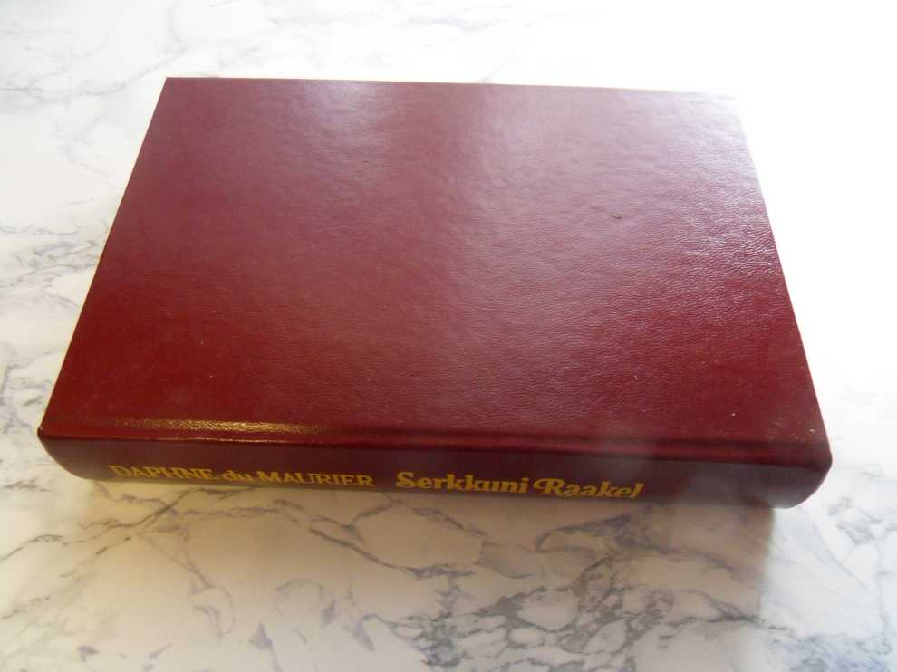 Serkkuni Raakel, Daphne du Maurier