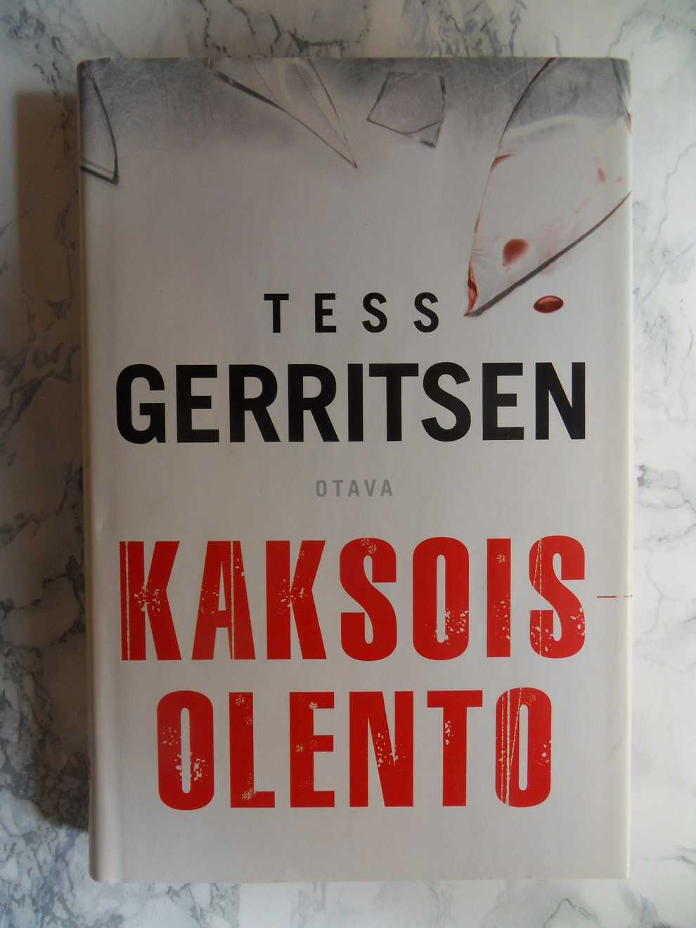 Kaksoisolento, Tess Gerritsen