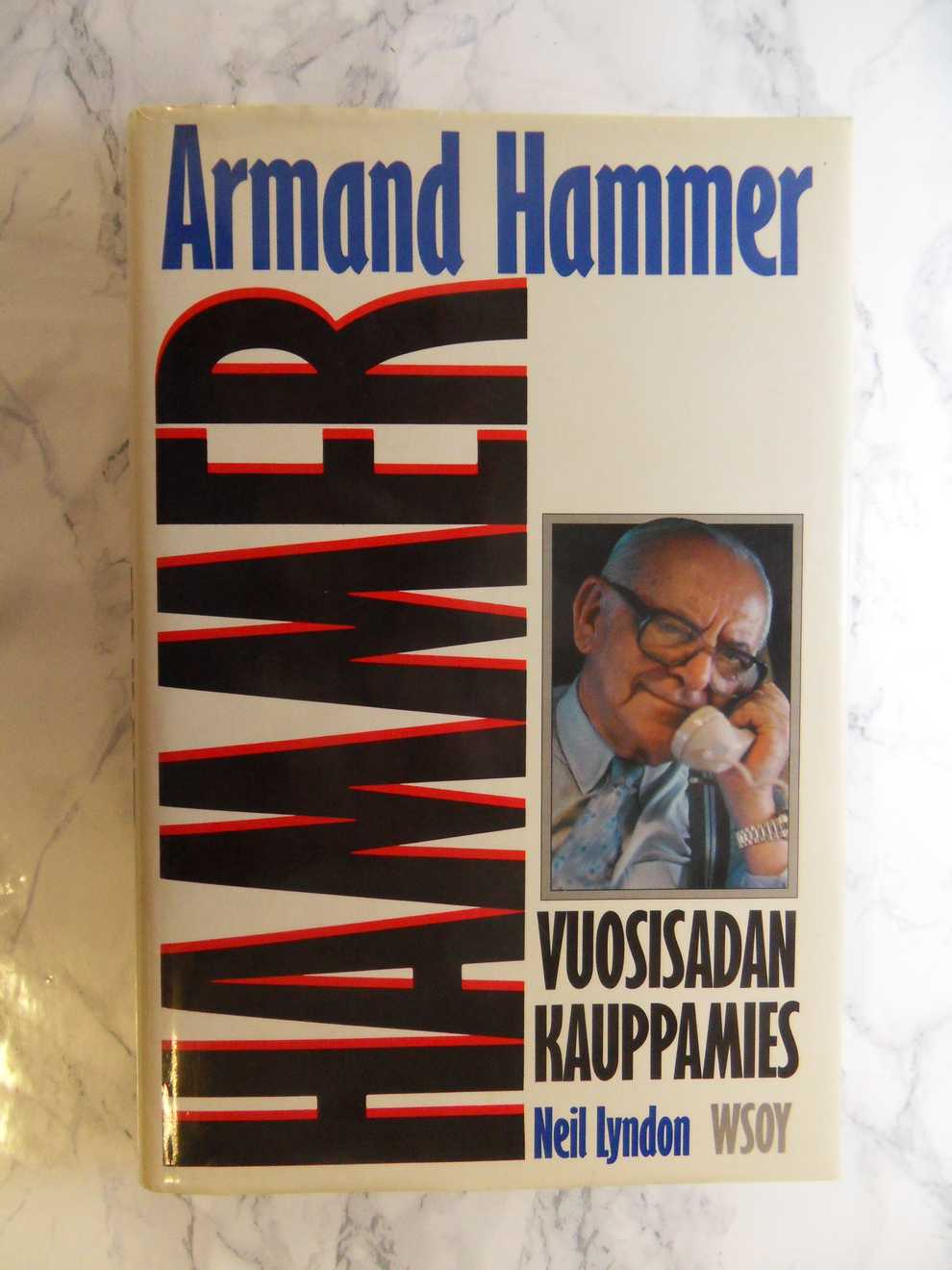 Vuosisadan Kauppamies, Armand Hammer, Neil Lyndon