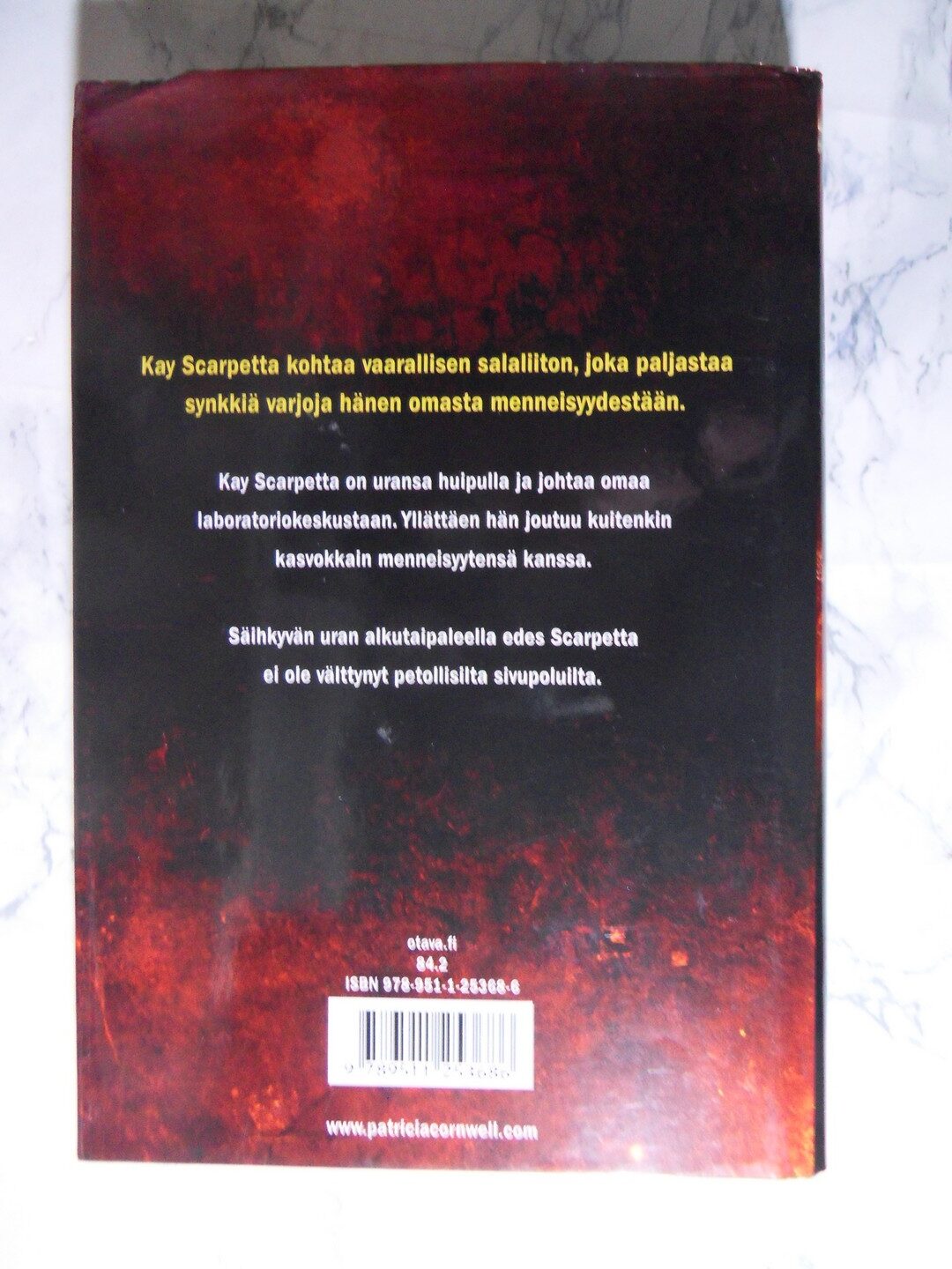 Kuolleiden Satama, Patricia Cornwell - Image 2